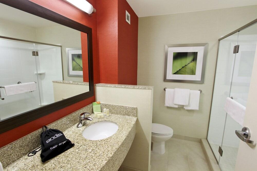 Courtyard By Marriott Raleigh North/Triangle Town Center Hotel Buitenkant foto