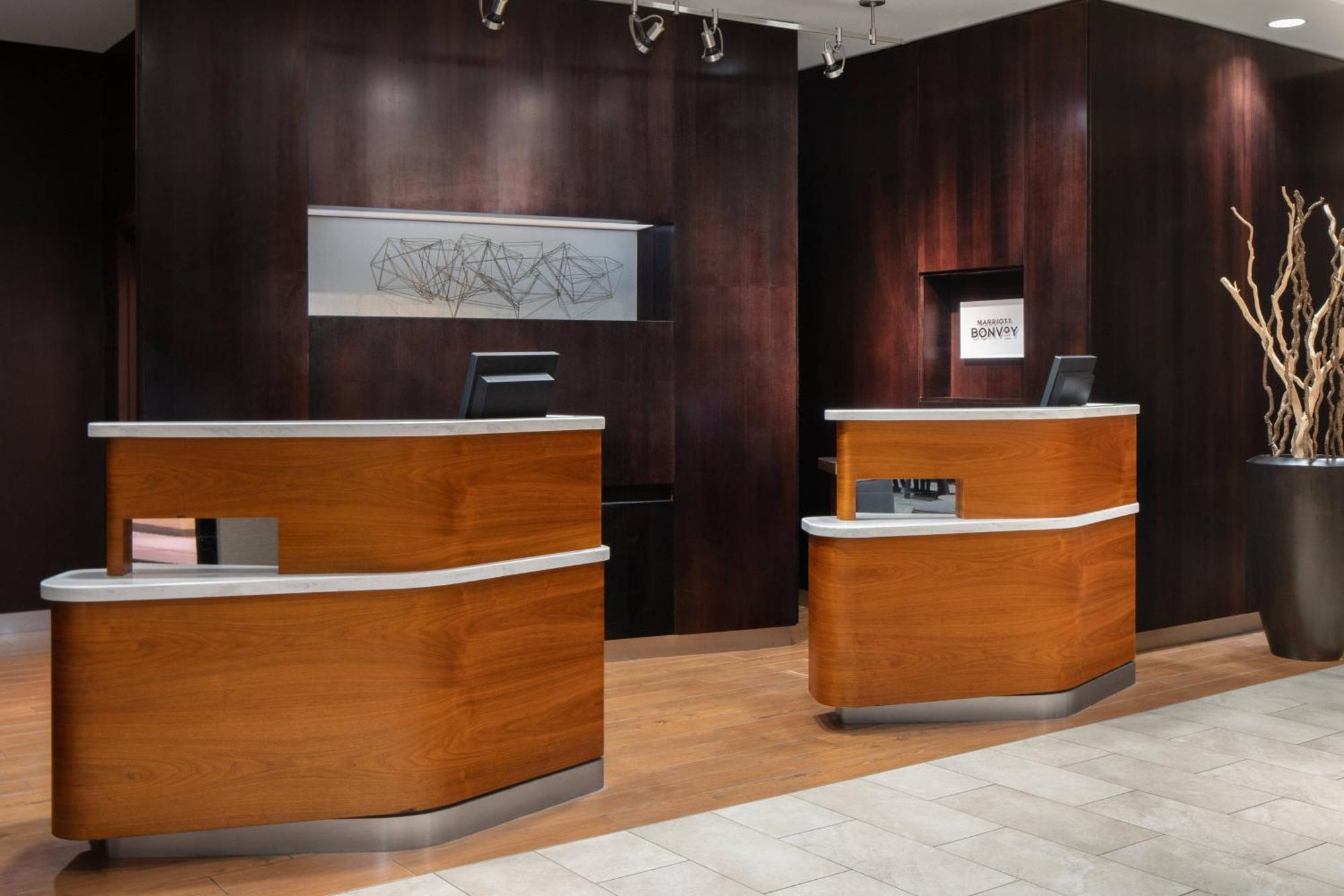 Courtyard By Marriott Raleigh North/Triangle Town Center Hotel Buitenkant foto