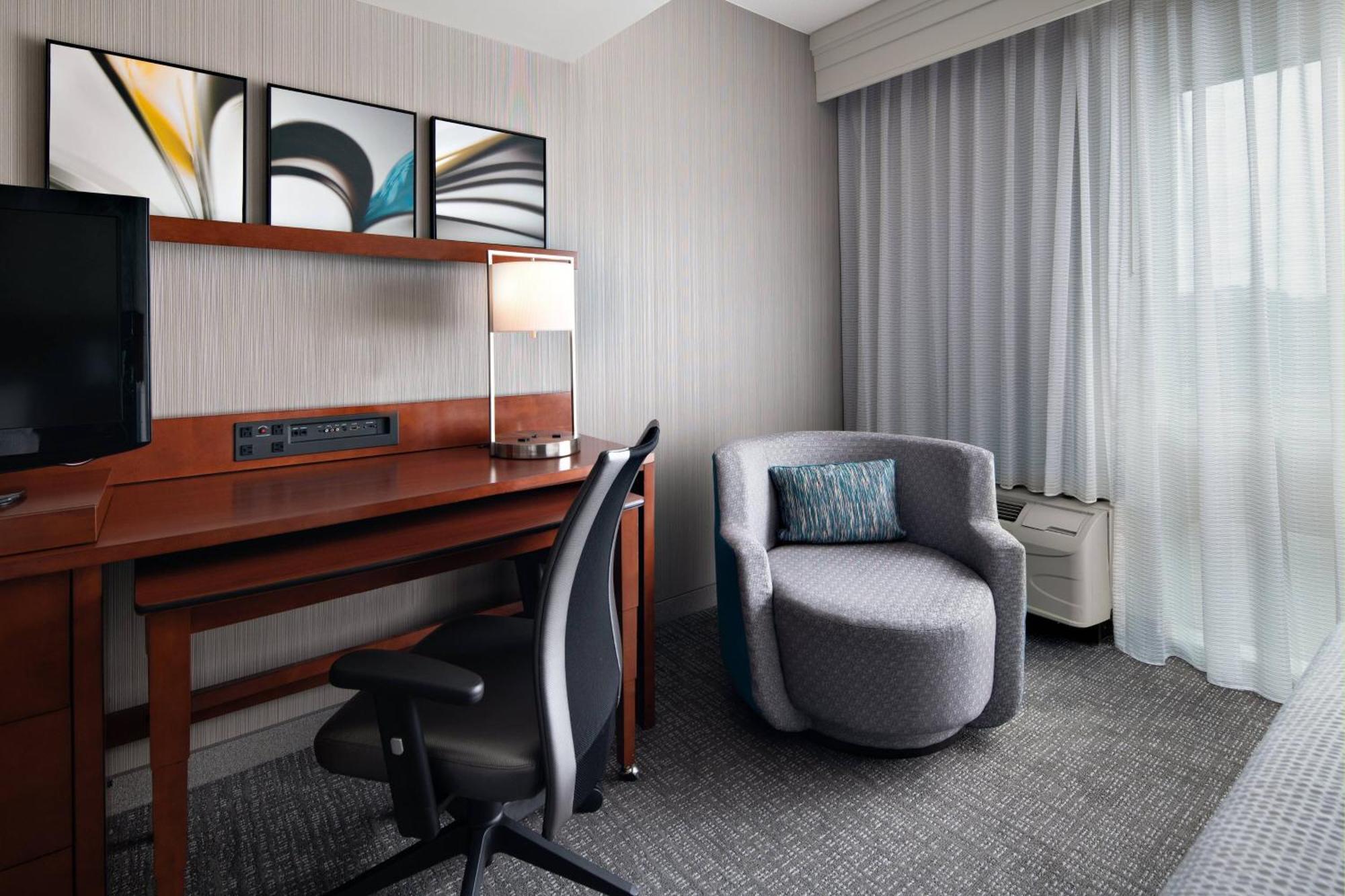 Courtyard By Marriott Raleigh North/Triangle Town Center Hotel Buitenkant foto