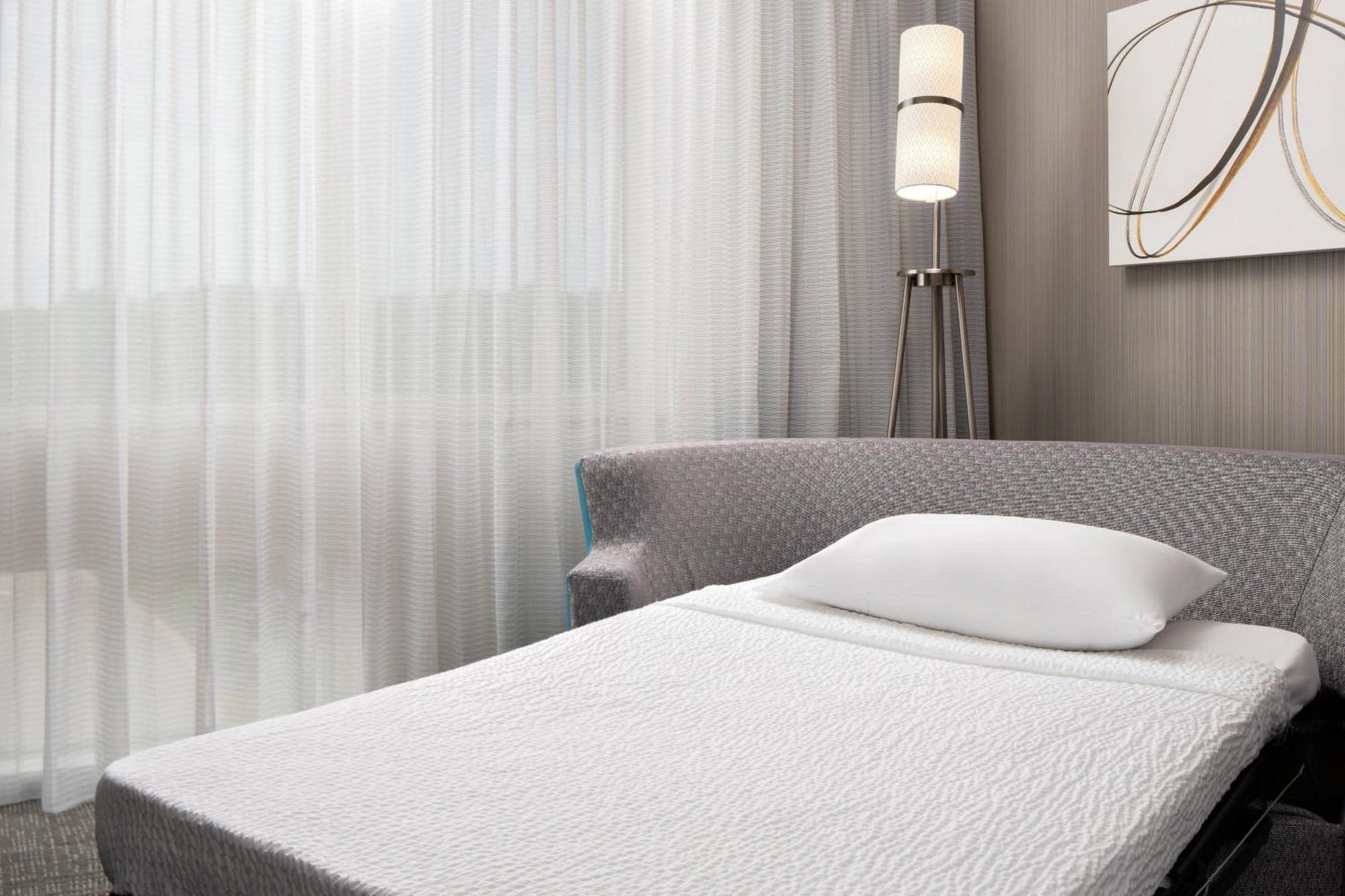 Courtyard By Marriott Raleigh North/Triangle Town Center Hotel Buitenkant foto