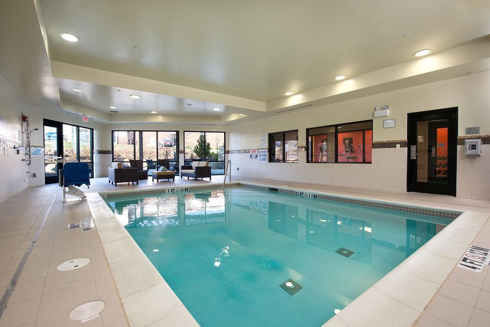 Courtyard By Marriott Raleigh North/Triangle Town Center Hotel Buitenkant foto