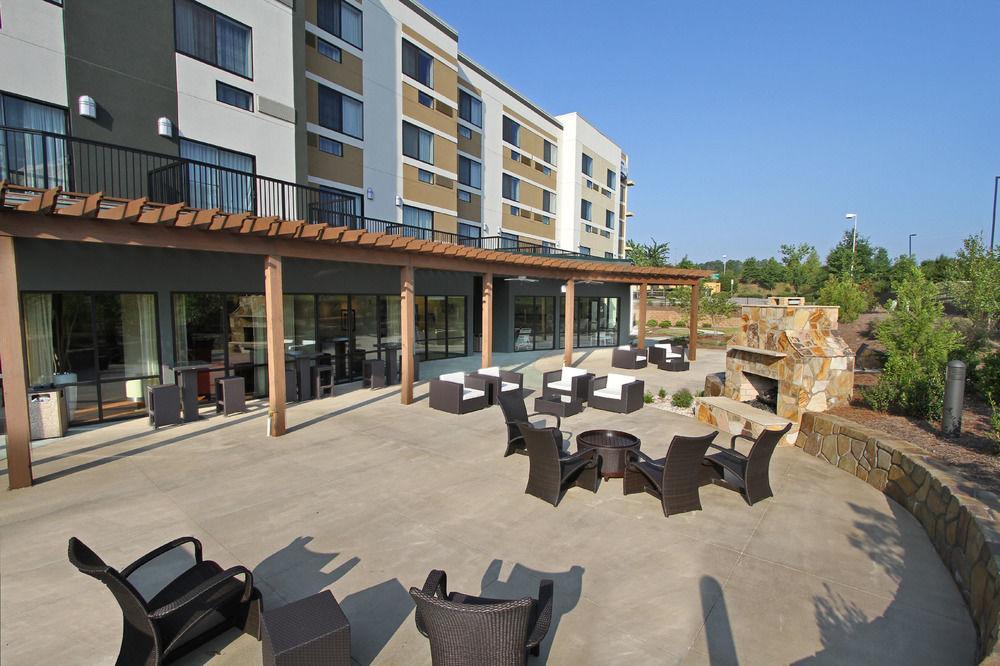 Courtyard By Marriott Raleigh North/Triangle Town Center Hotel Buitenkant foto