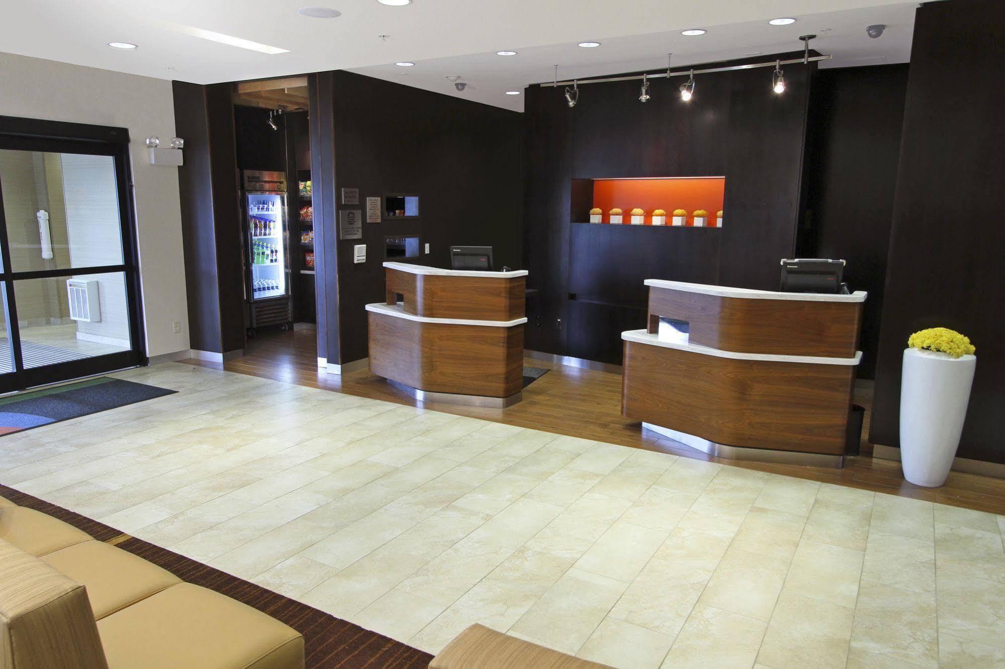 Courtyard By Marriott Raleigh North/Triangle Town Center Hotel Buitenkant foto